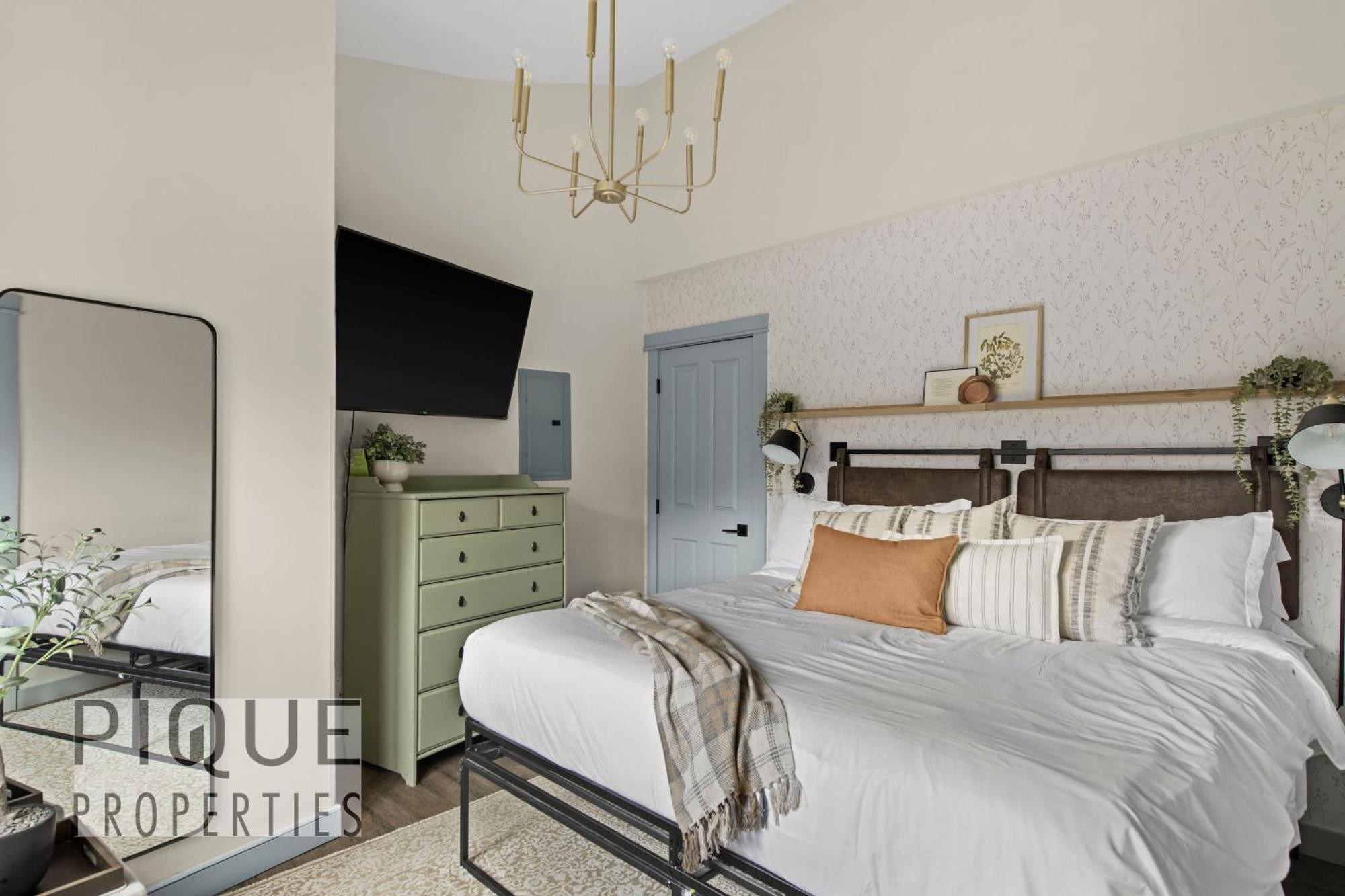 Mountain Loft Retreat, Heated Pool & Hot Tub, Ug Parking, Balcony, Wifi! Apartment Canmore Exterior photo