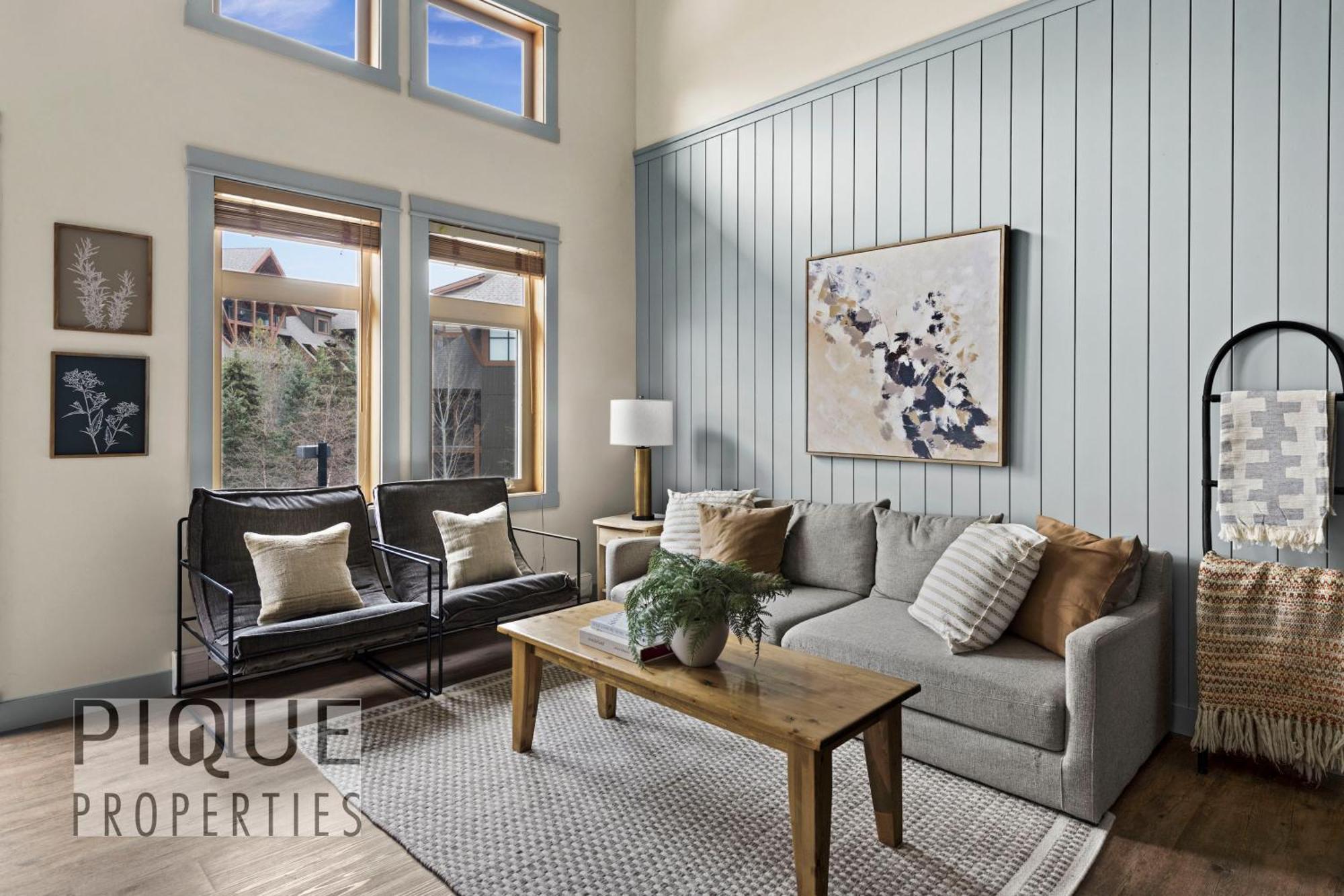 Mountain Loft Retreat, Heated Pool & Hot Tub, Ug Parking, Balcony, Wifi! Apartment Canmore Exterior photo